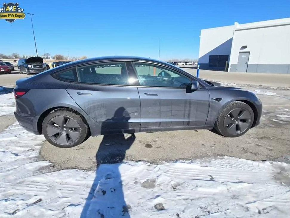 TESLA MODEL 3 2022 5YJ3E1EA5NF102022 image